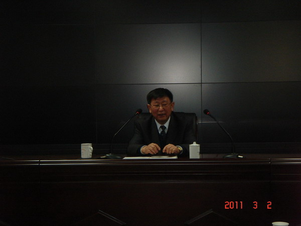 集團董事席華武總經(jīng)理、王重樂副總經(jīng)理，集團書記張正山親臨培訓現(xiàn)場為大家授課